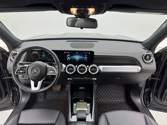Фото 4 - Mercedes-Benz GLB