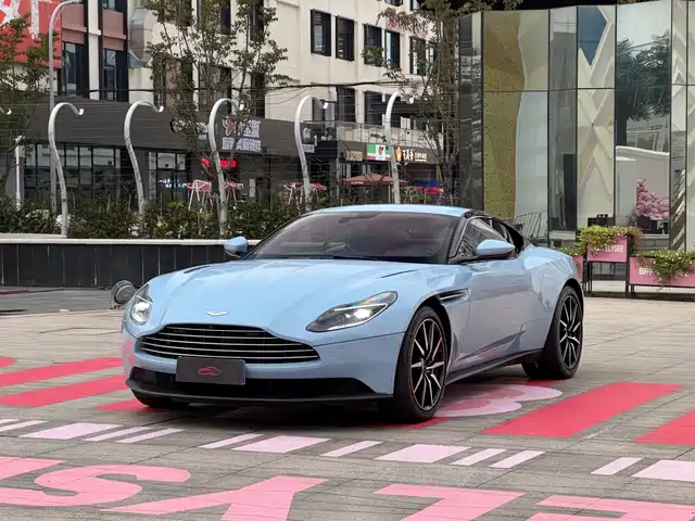 ASTON MARTIN DB11