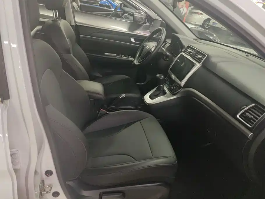 Фото 8 - Haval M6