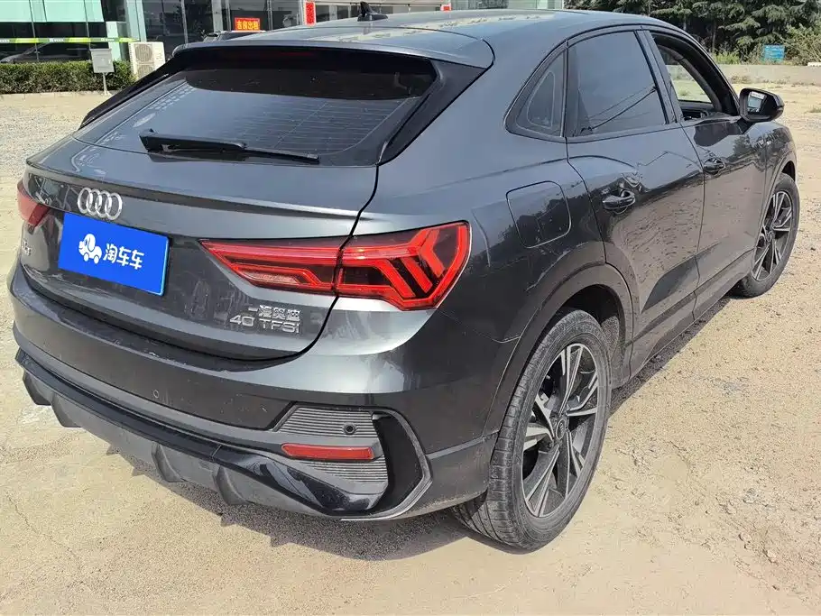Audi Q3 Sportback 2022 40 TFSI Fashion фото 3