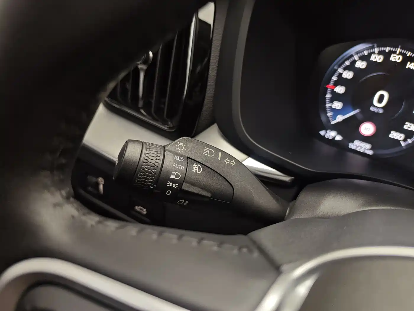 Фото 27 - Volvo XC60