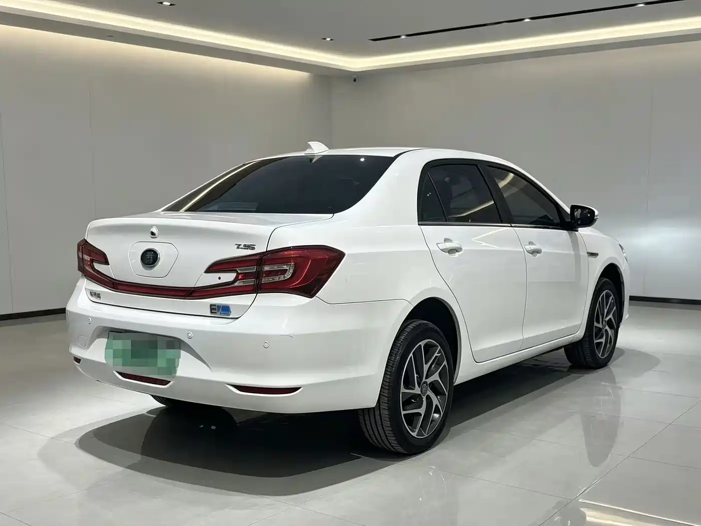 BYD Qin New Energy 2018 2018 Qin EV450 Smart Connection Trend Edition