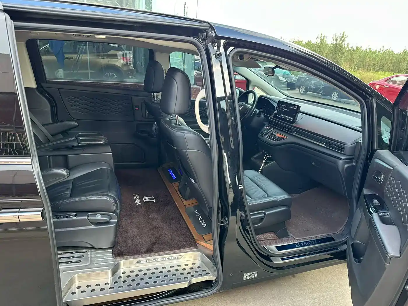 Фото 4 - Honda Elysion
