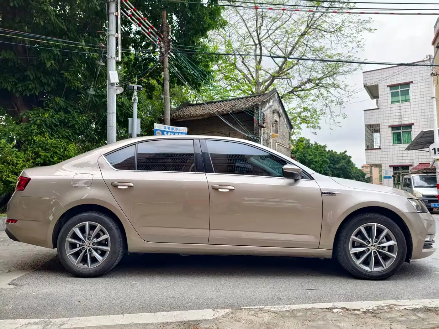 Škoda Octavia 2019 1.5L Automatic Smart Comfort China VI фото 4