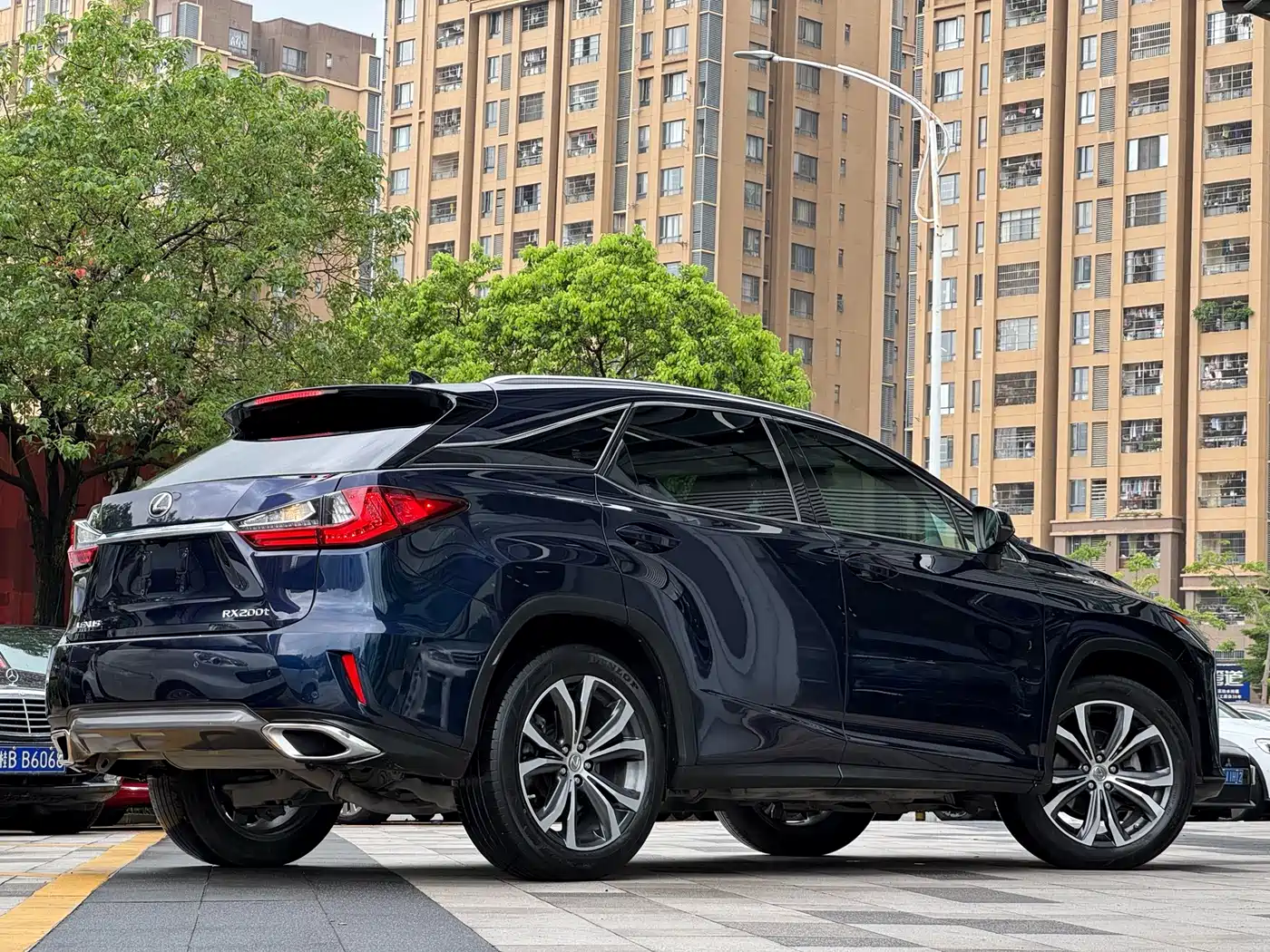 Photo 6 - Lexus RX