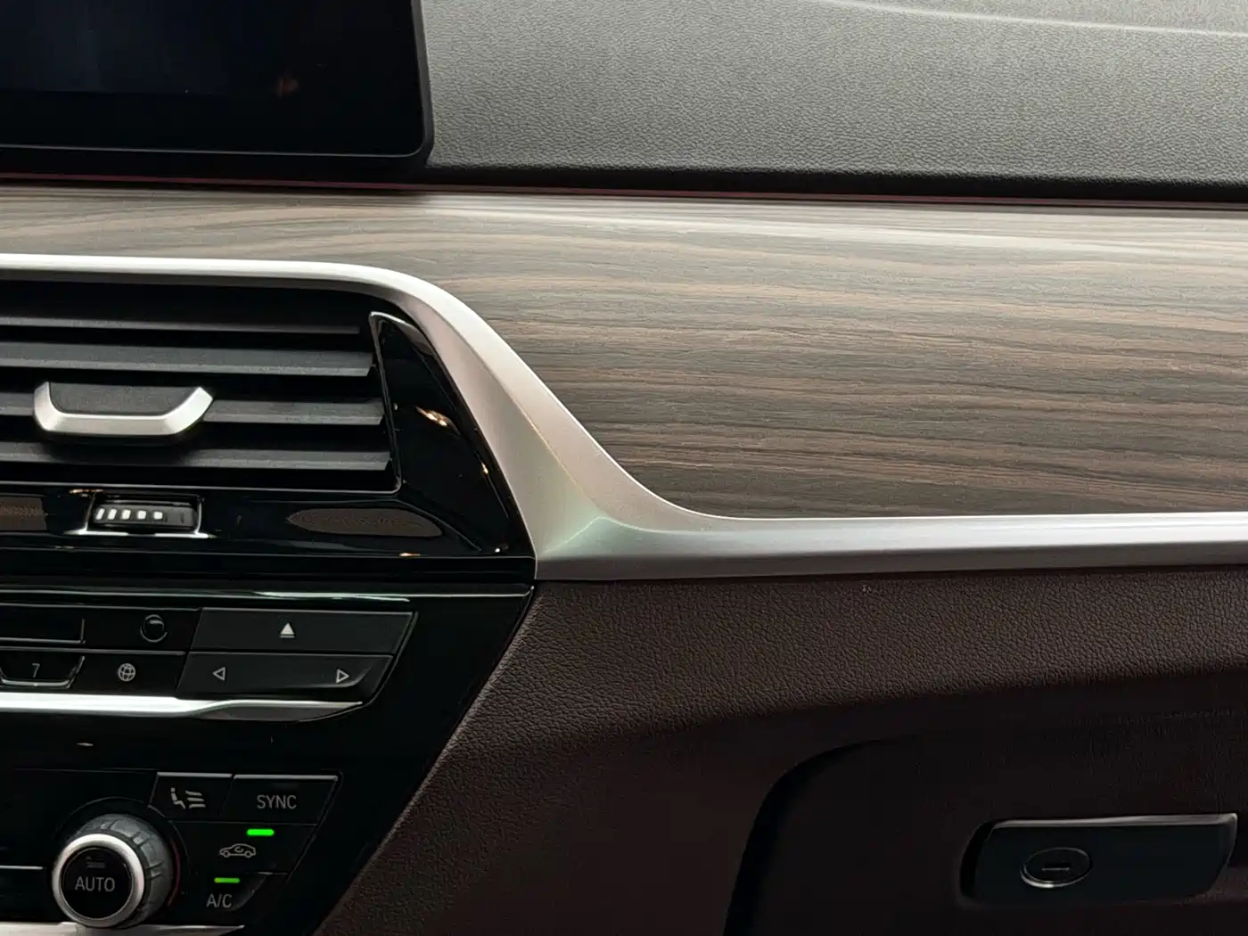 BMW 5 Series 2018 530Li Leading Luxury Package фото 14