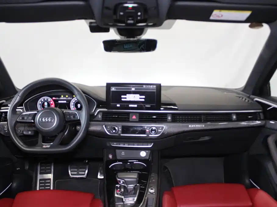 صورة 9 - Audi S4