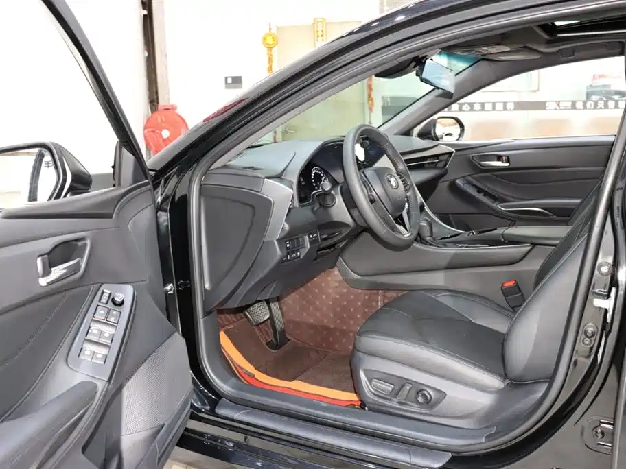 Toyota Avalon 2023 Hybrid 2.5L Luxury Edition фото 10
