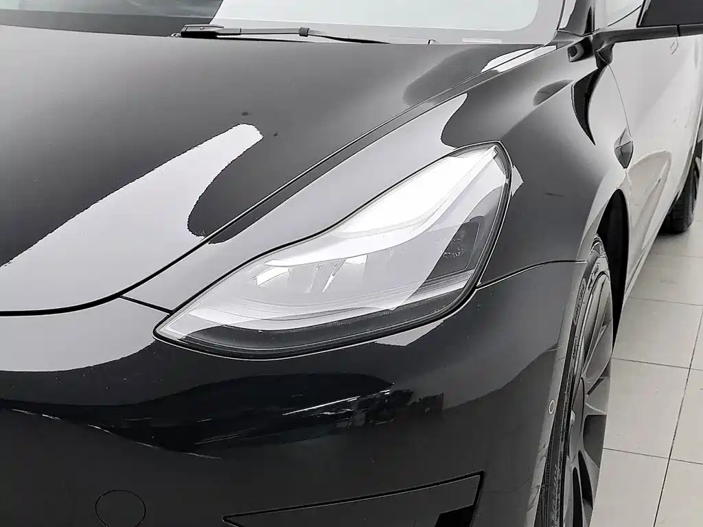 Фото 7 - Tesla Model 3