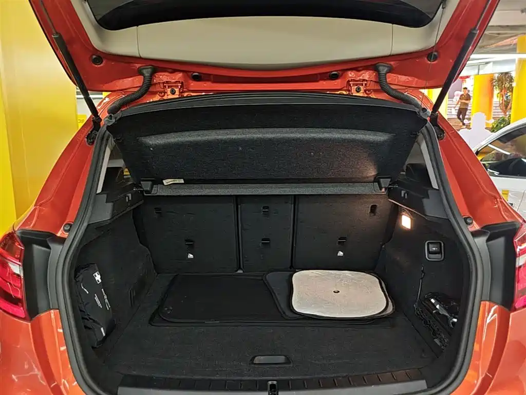 BMW 2 Series Touring 2016 218i Leading фото 19