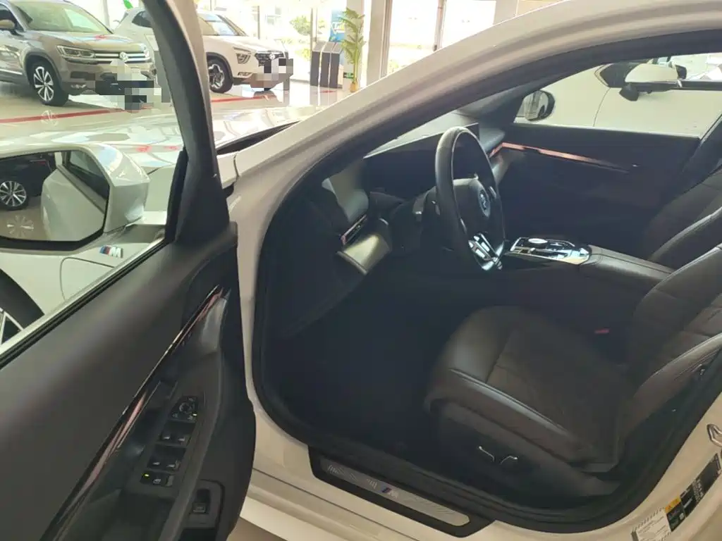 BMW i5 2025 2025 eDrive 35L M Sport Package