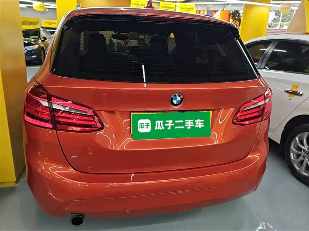 BMW 2 Series Touring 2016 218i Leading фото 6