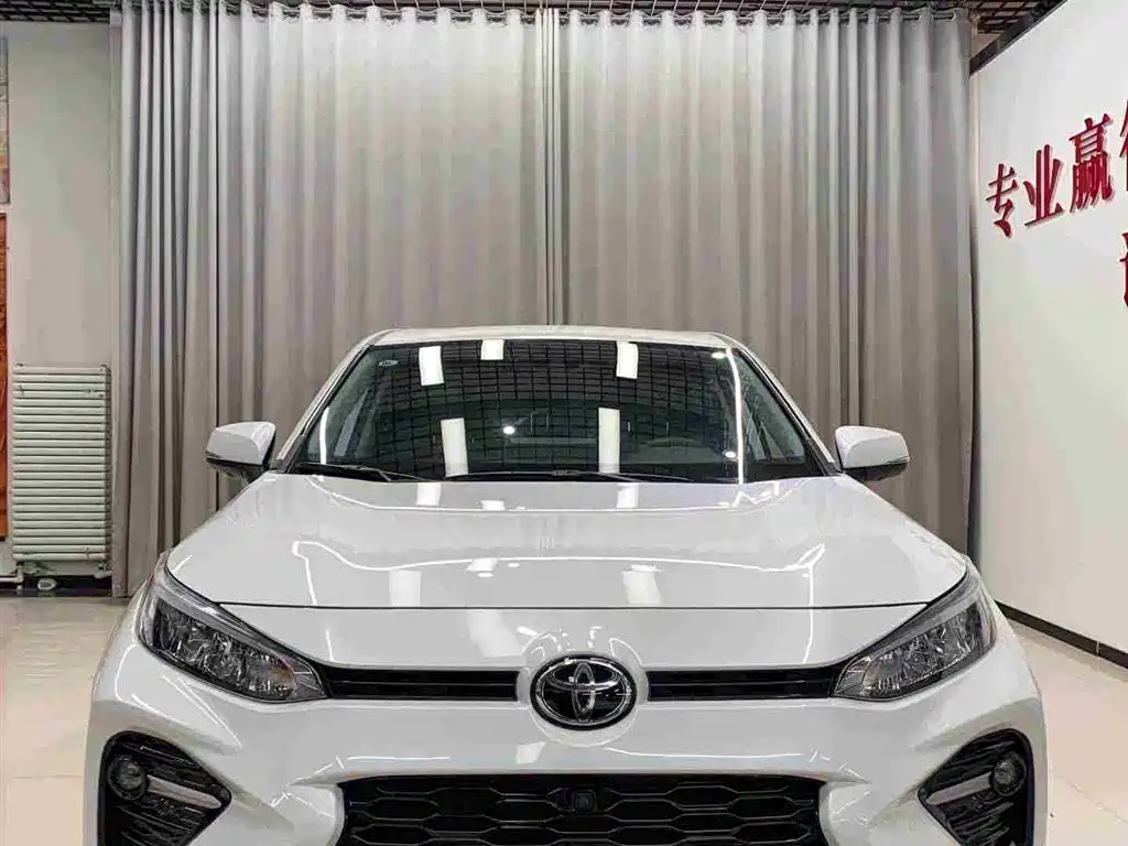Toyota Wildlander 2023 2.0L CVT FWD Urban фото 2
