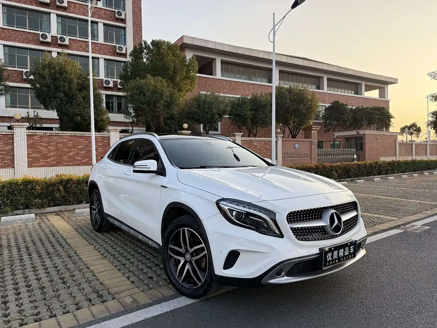 Mercedes-Benz GLA 2017 GLA 220 4MATIC Fashion фото 3
