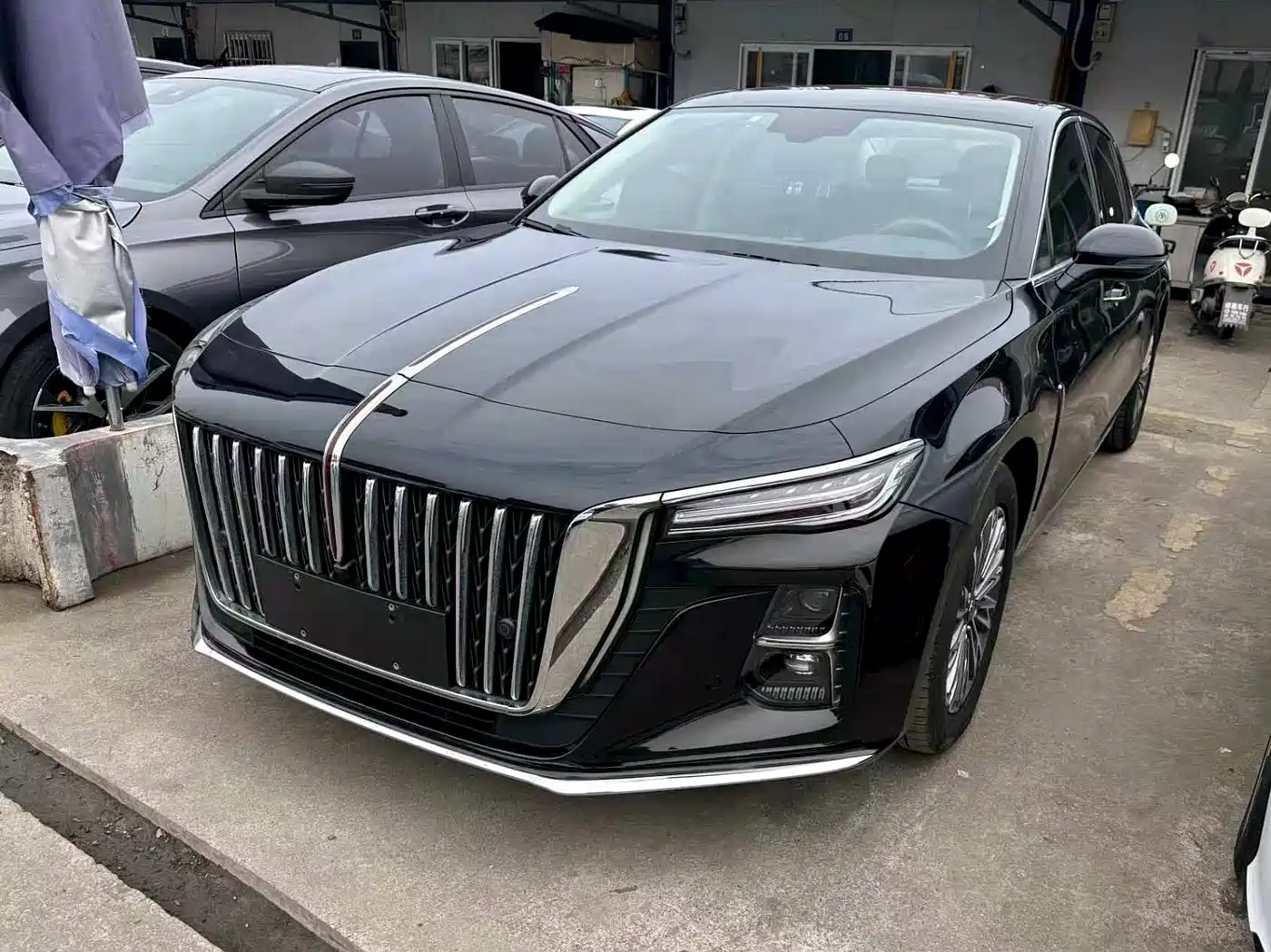 Hongqi H5 2023 1.5T DCT Smart Connect Joy Edition