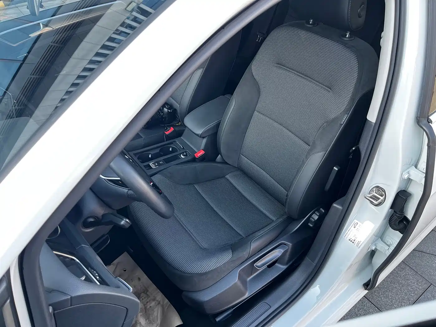 Volkswagen Golf 2020 Beloved Edition 280TSI DSG Comfort фото 11
