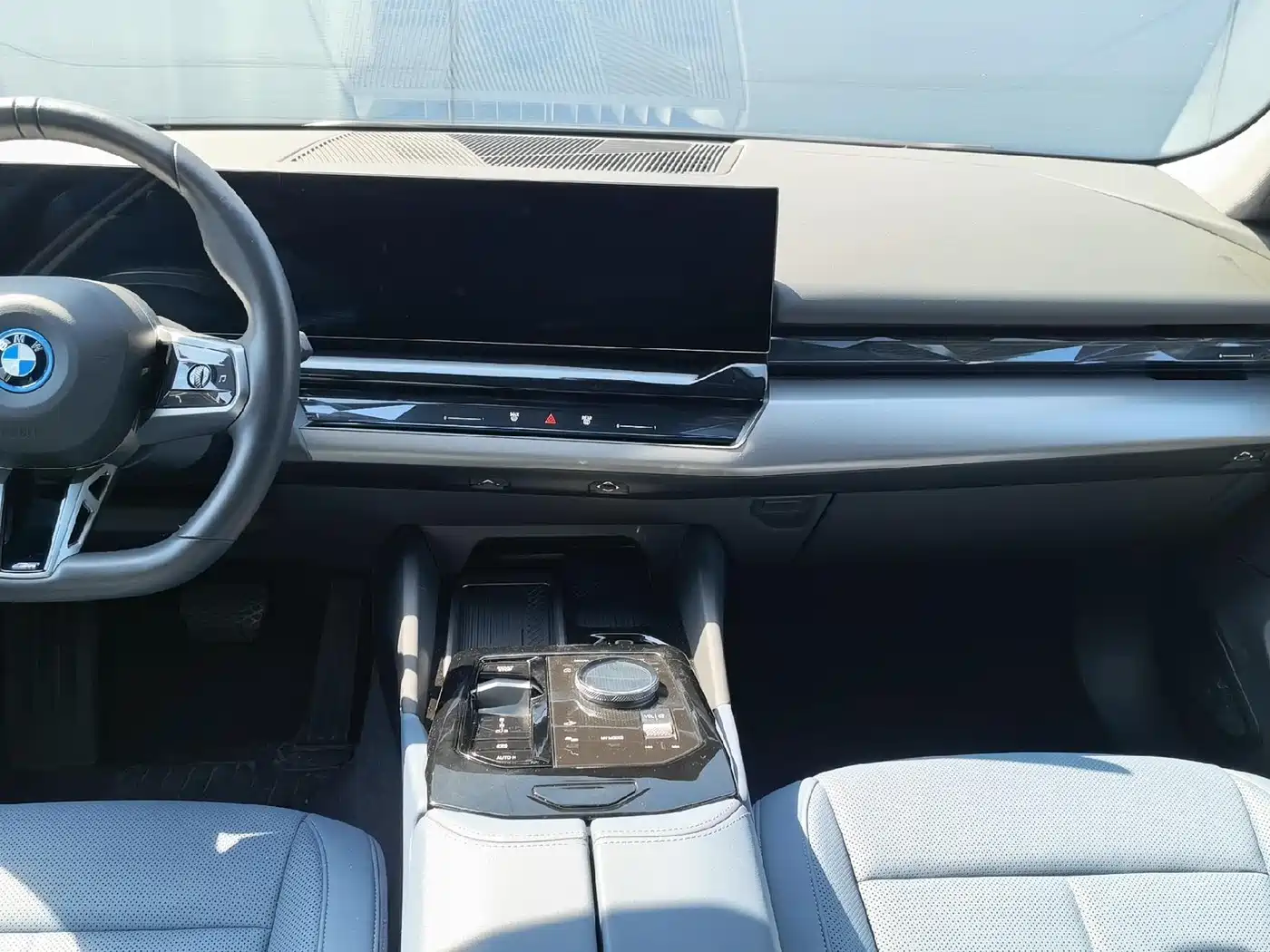 BMW i5 2024 eDrive 35L Premium Model M Sport Package фото 9