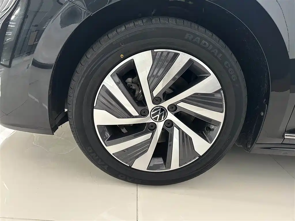 VOLKSWAGEN PASSAT NEW ENERGY