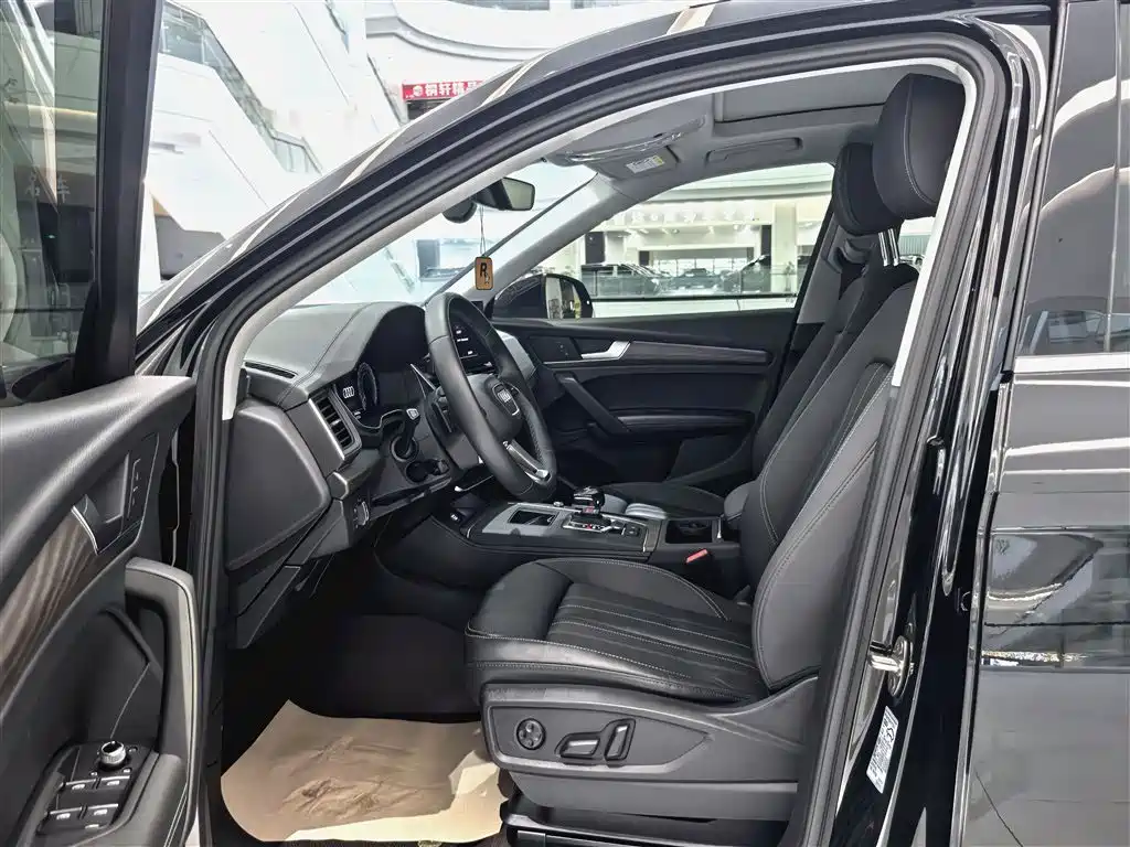 Audi Q5L 2022 40T Luxury Dynamic фото 8