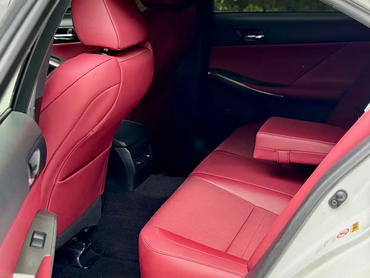 Lexus IS 2013 250 F SPORT фото 14