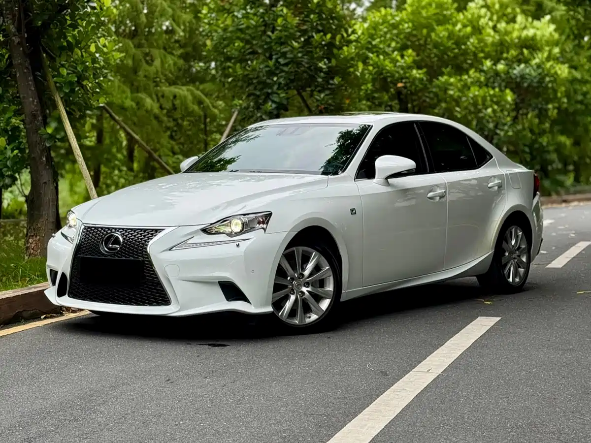 Lexus IS 2013 250 F SPORT фото 2