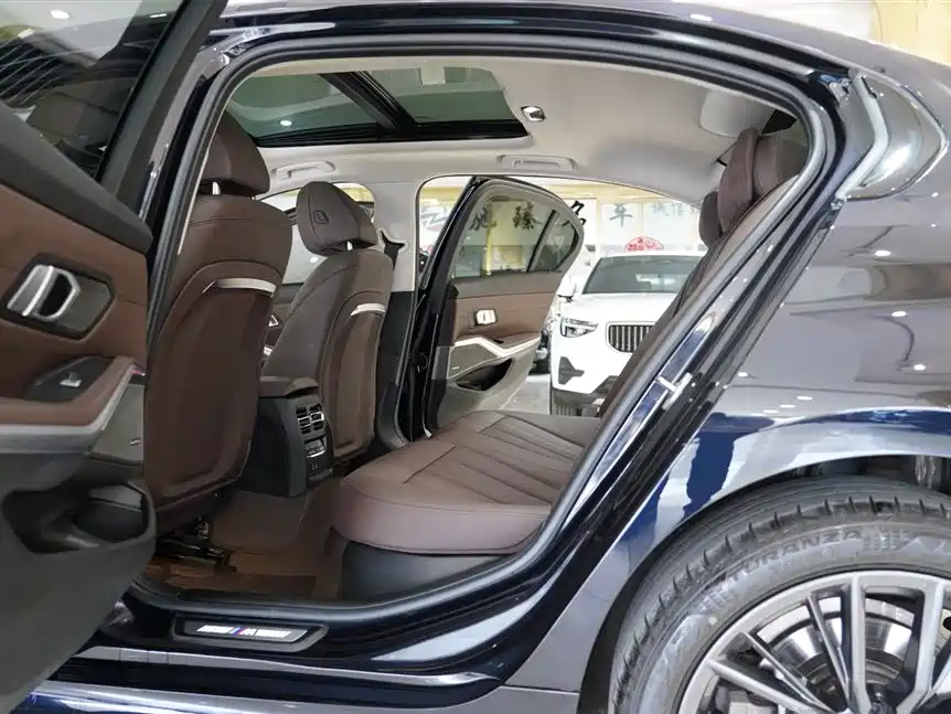 BMW 3 Series 2024 325Li M Sport Shadowline Package фото 6