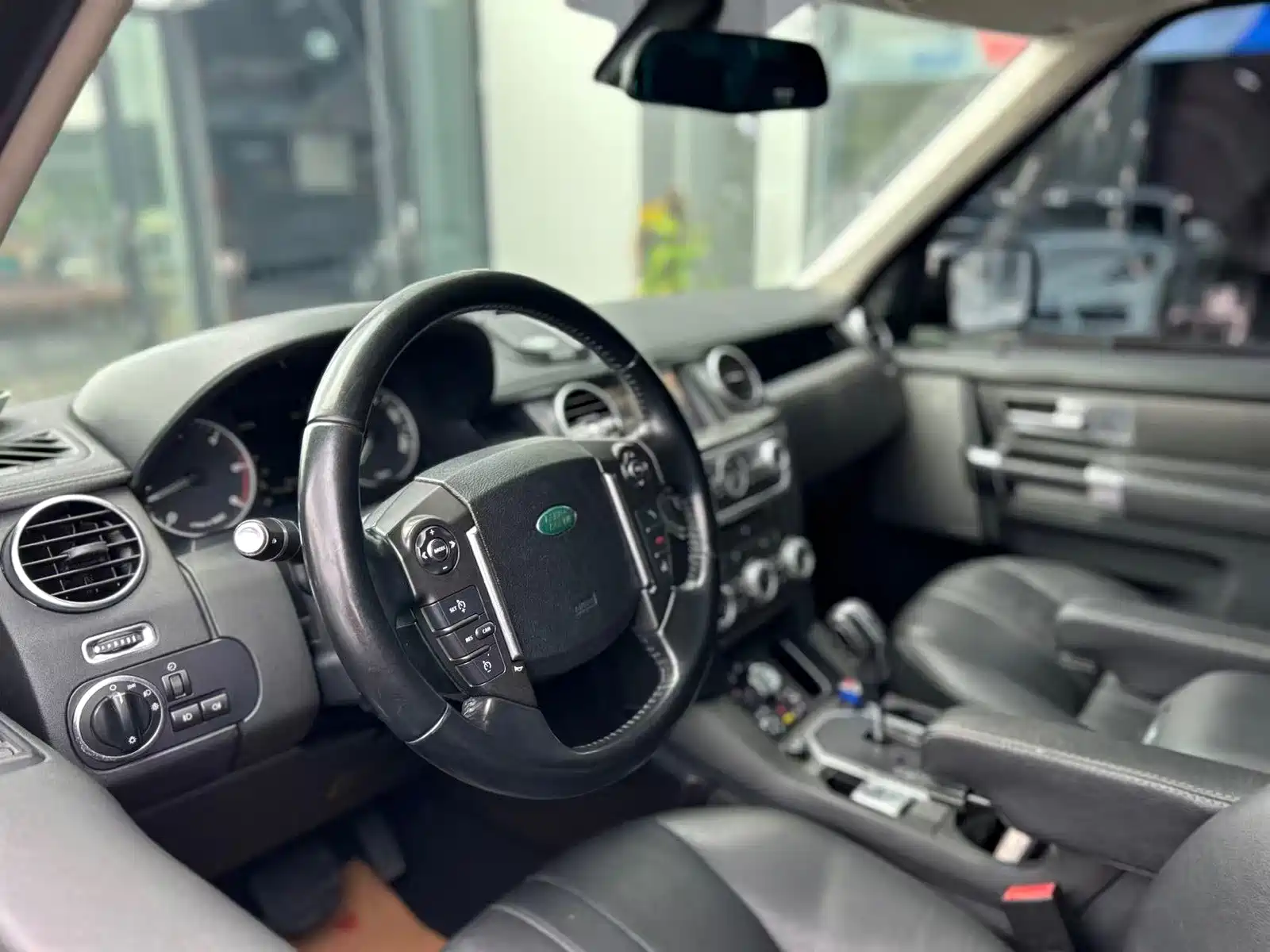 Фото 9 - Land Rover Discovery
