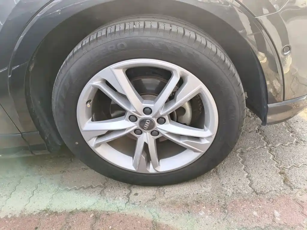 Фото 8 - Audi Q3