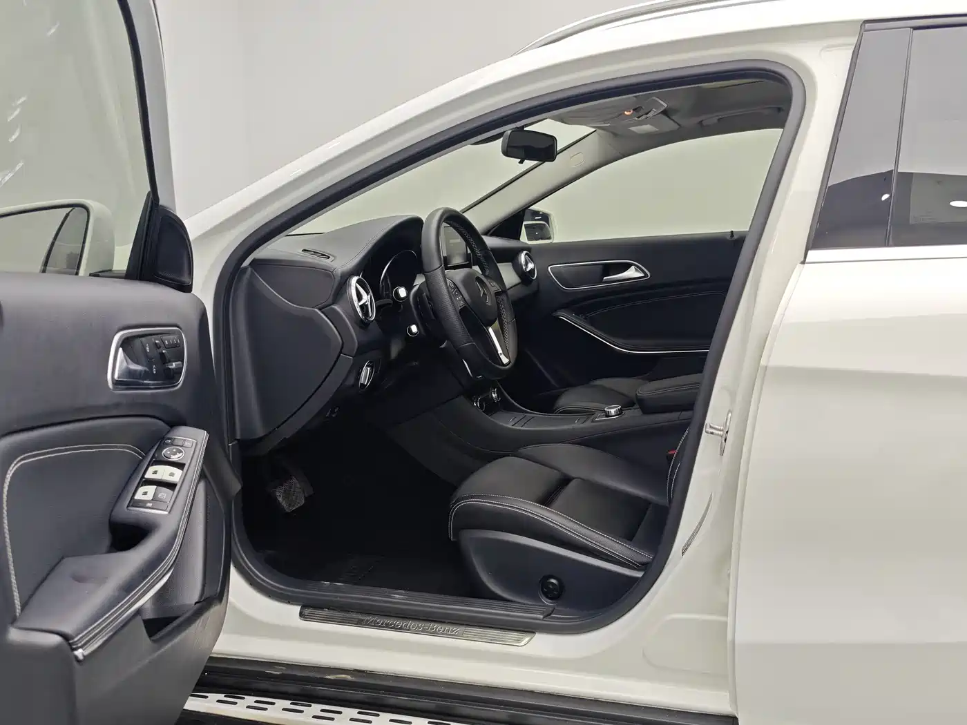 Mercedes-Benz GLA 2016 GLA 200 Fashion фото 2