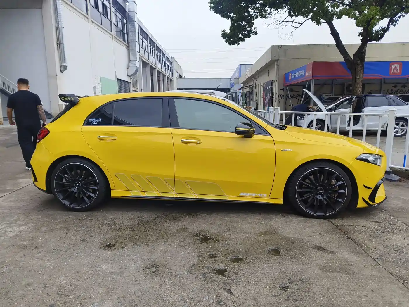 Mercedes-Benz A-Class AMG (Import) 2020 AMG A 35 4MATIC фото 16