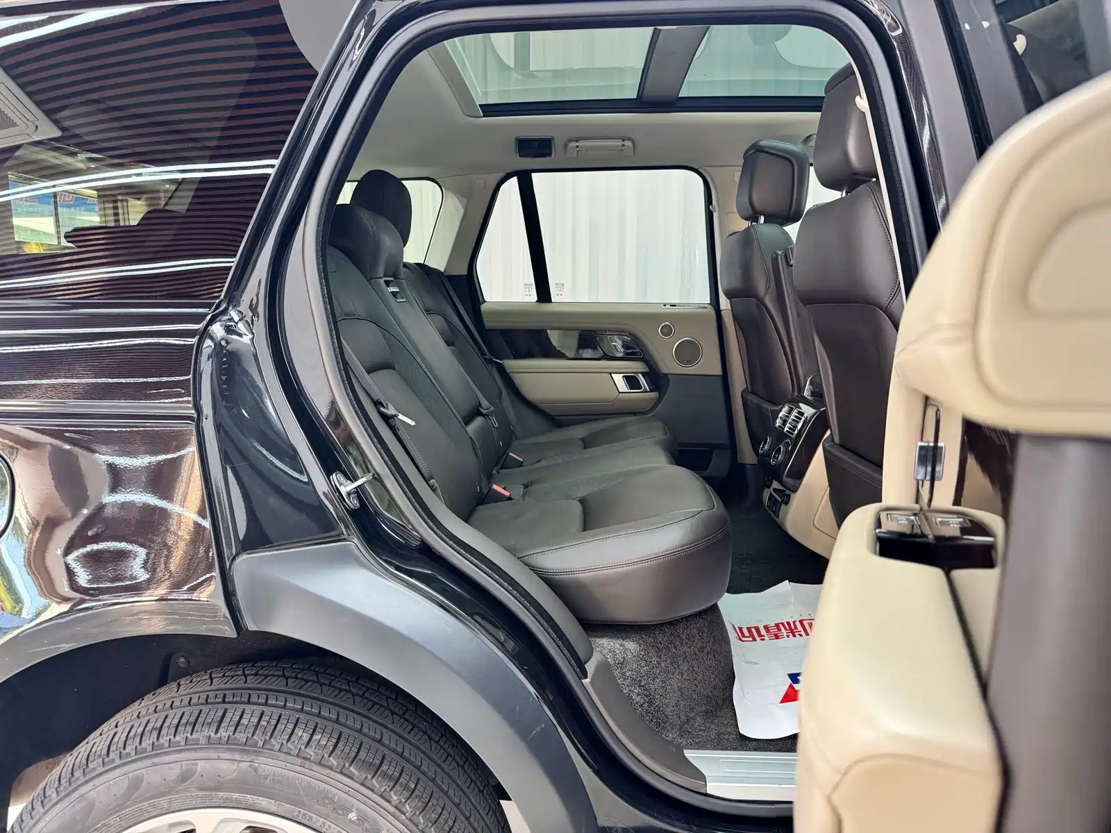Фото 20 - Land Rover Range Rover