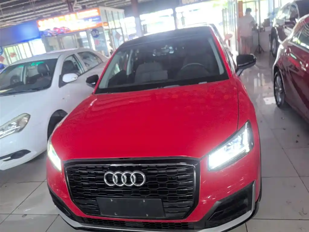 Photo 3 - Audi Q2L
