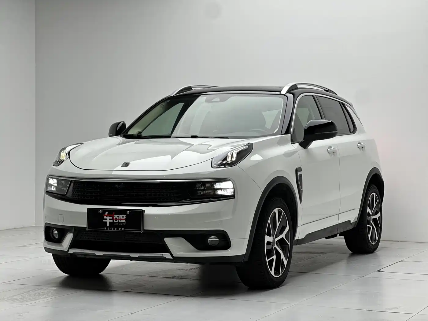 Lynk & Co 01 2017 2.0T AWD Pro