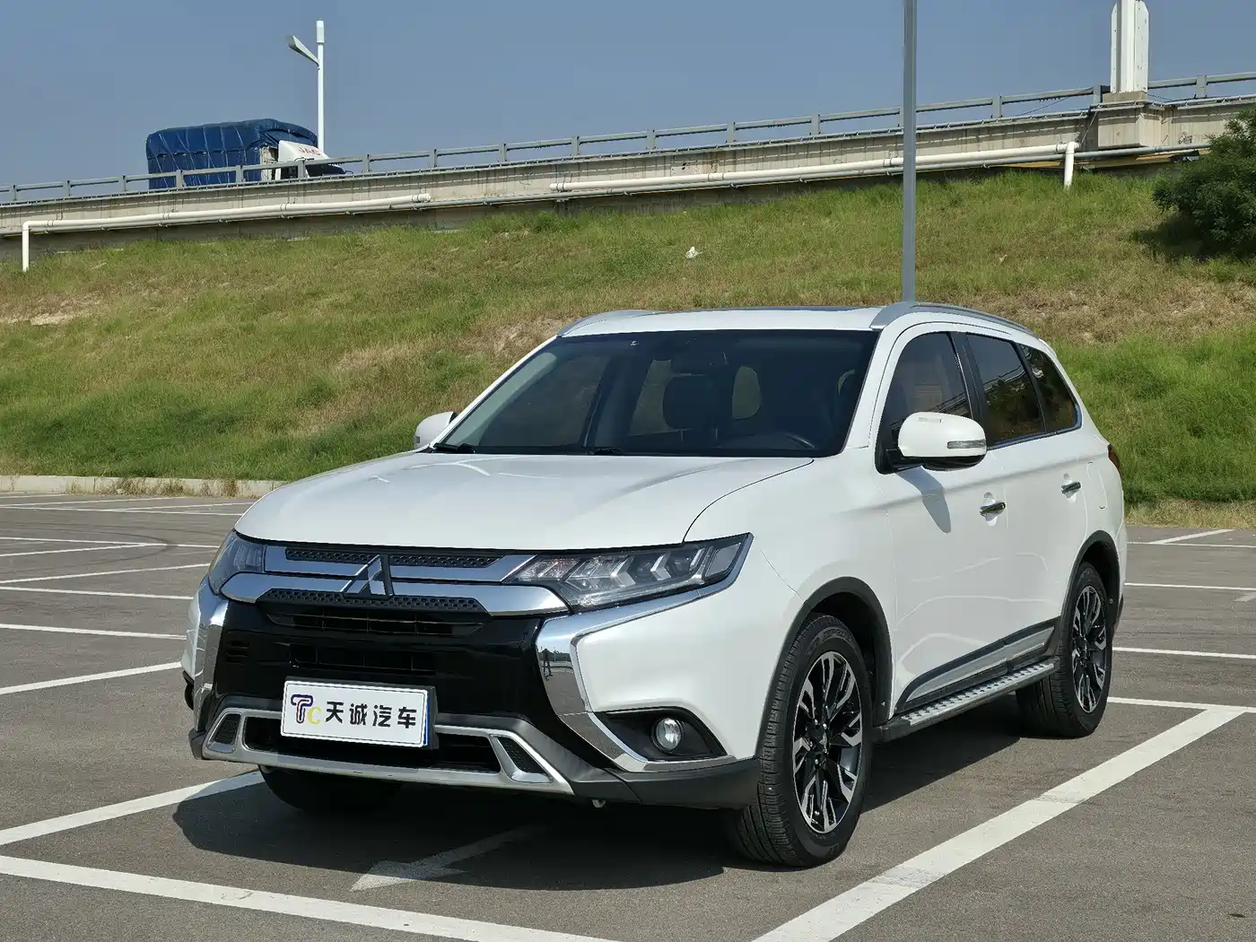 Mitsubishi Outlander 2019 — пригон из Китая