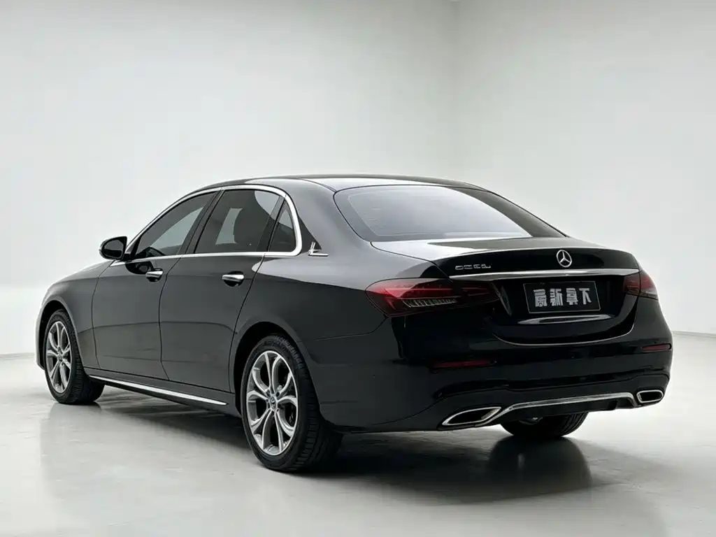 Фото 8 - Mercedes-Benz E-Class