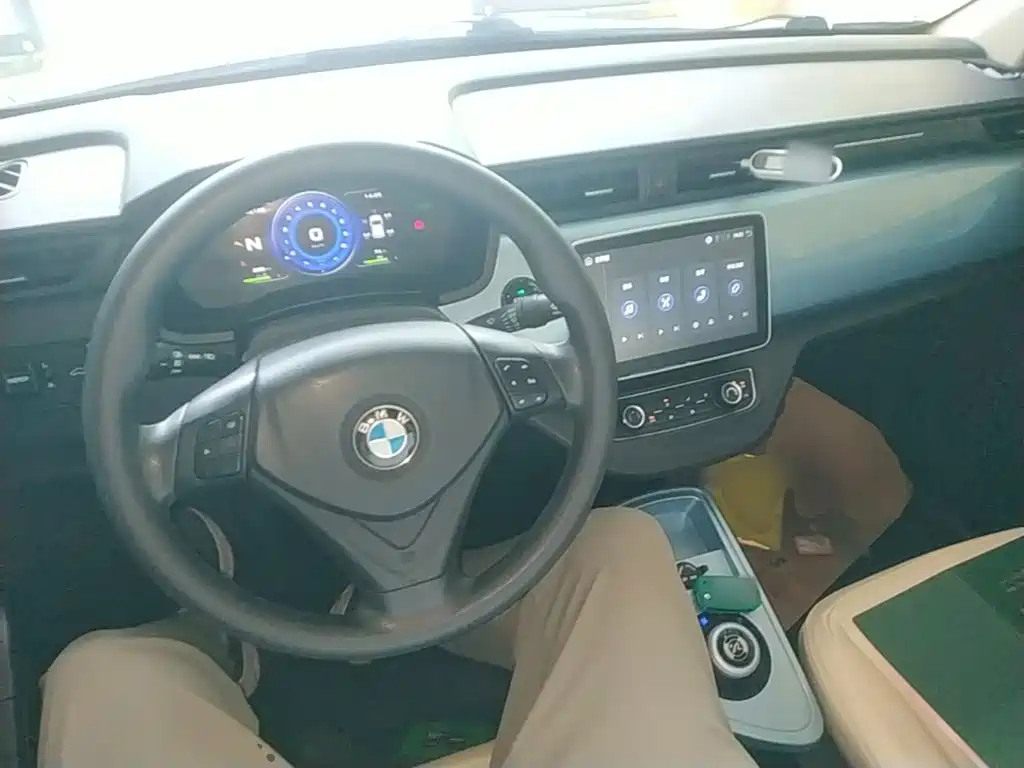 Huachen Xinyi Brilliance Xinyi i03A 2022 2021 318km 31.45kWh