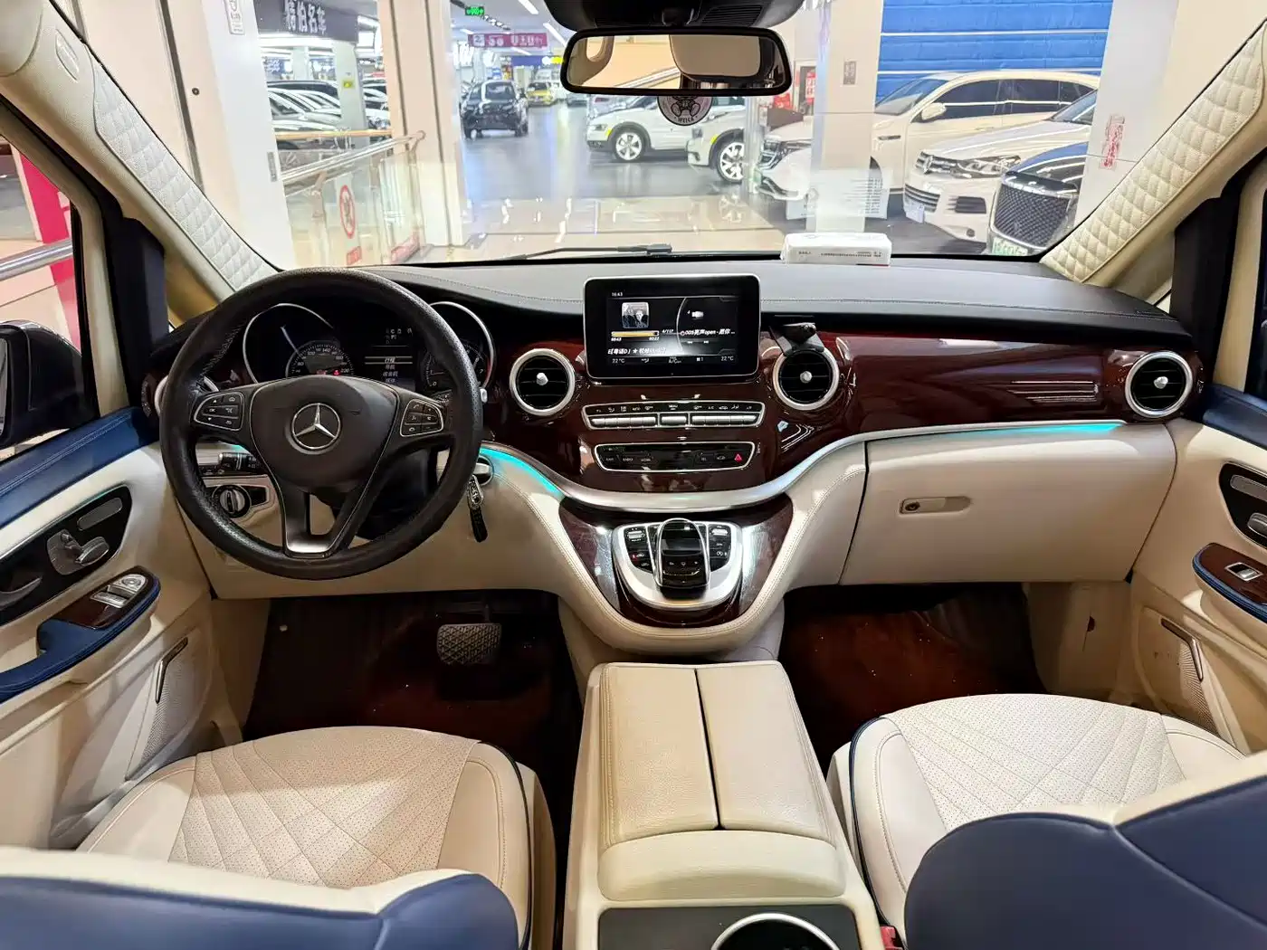 Mercedes-Benz V-Class 2016 V 260 L Premium Long фото 9