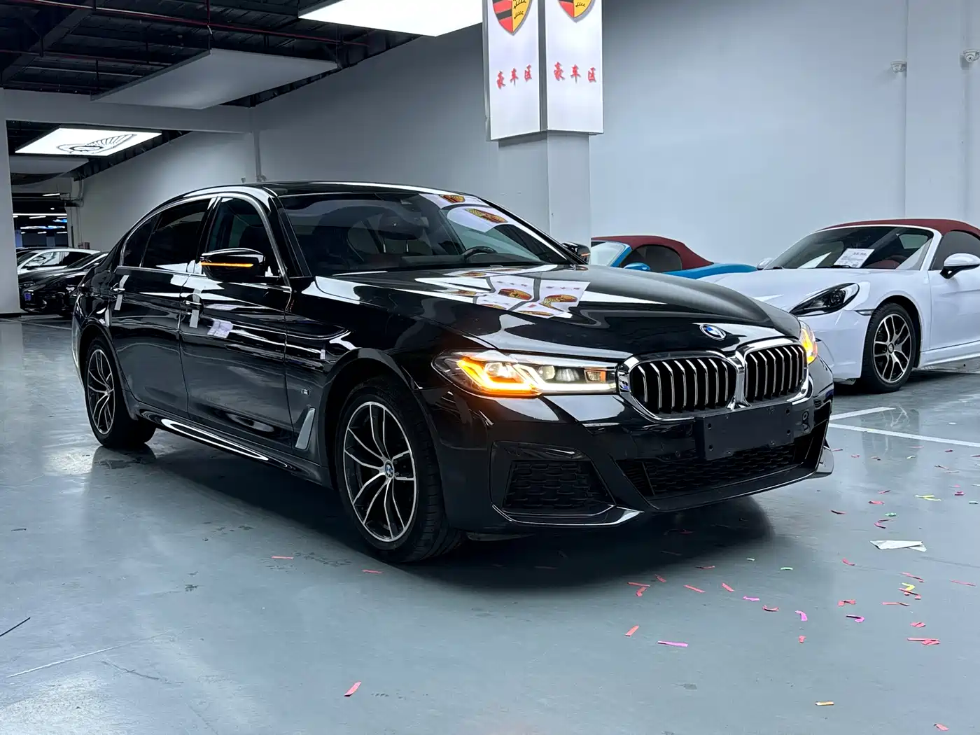 BMW 5 Series 2022 525Li M Sport Package фото 3