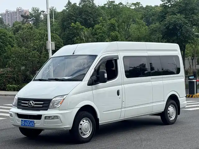 SAIC Maxus Xintu V80 2021 2.0T Manual Classic Aoyuntong Long Wheelbase Medium Roof 6/7/8/9-Seater