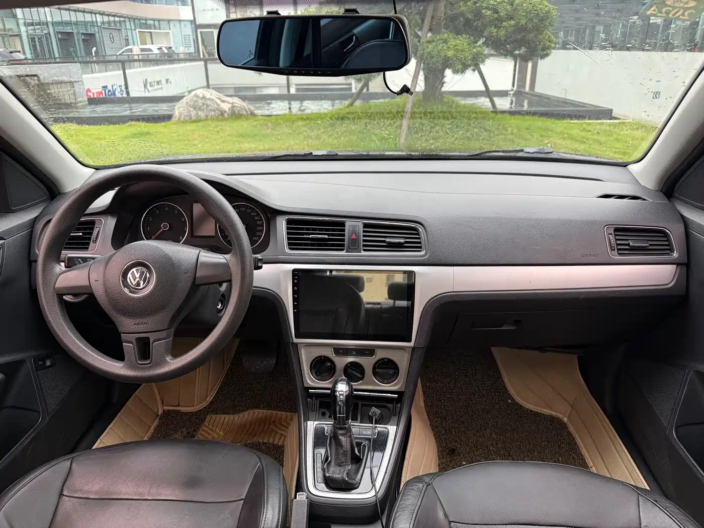 Volkswagen Lavida 2013 Facelift Classic 1.6L Automatic Comfort фото 15