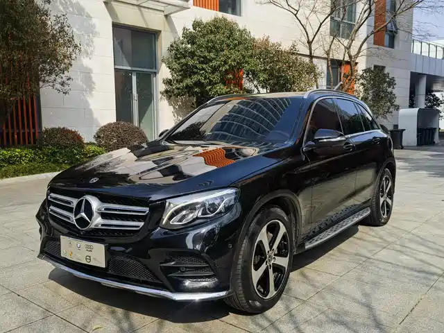 MERCEDES-BENZ GLC