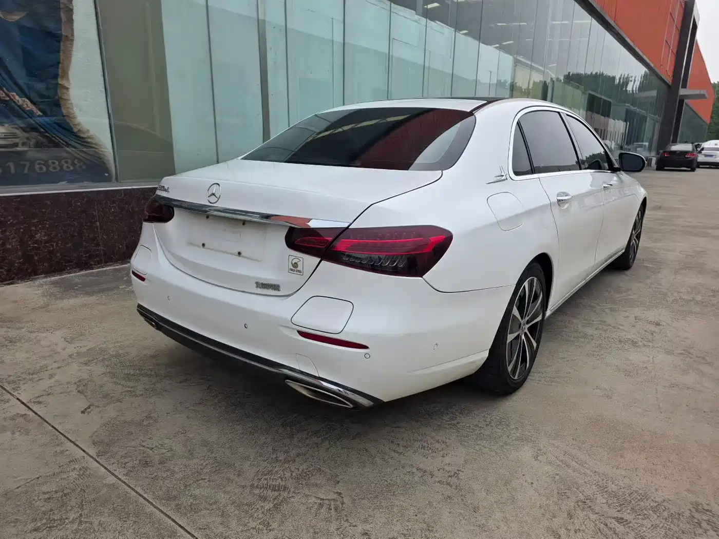 Mercedes-Benz E-Class New Energy 2022 Facelift E 350 e L Plug-in Hybrid Sedan фото 4