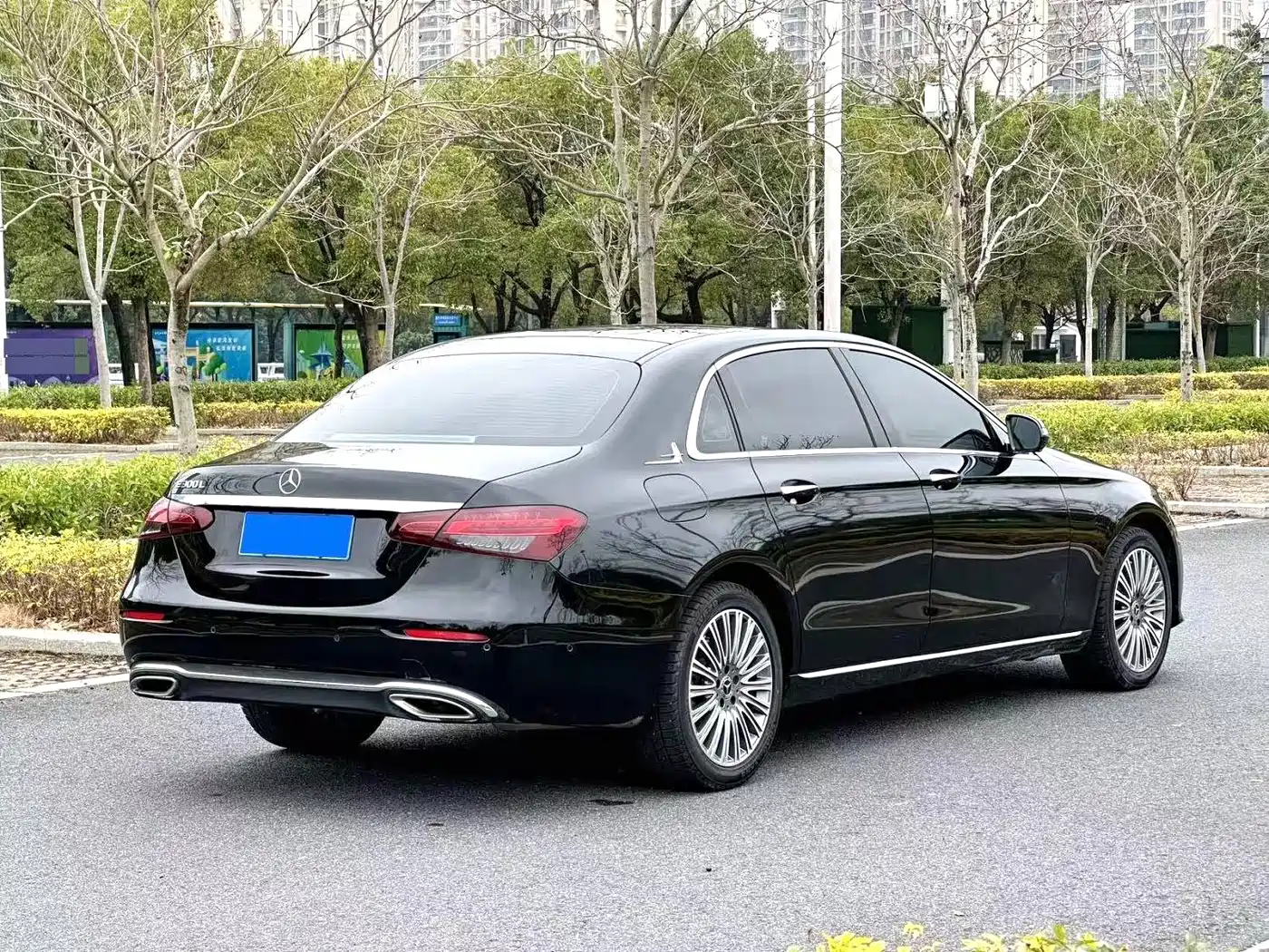 MERCEDES-BENZ E CLASS