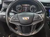 Photo 11 - Cadillac XT5