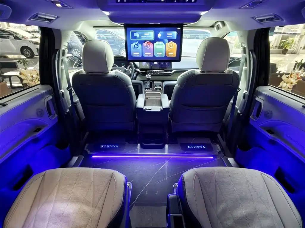 TOYOTA SIENNA