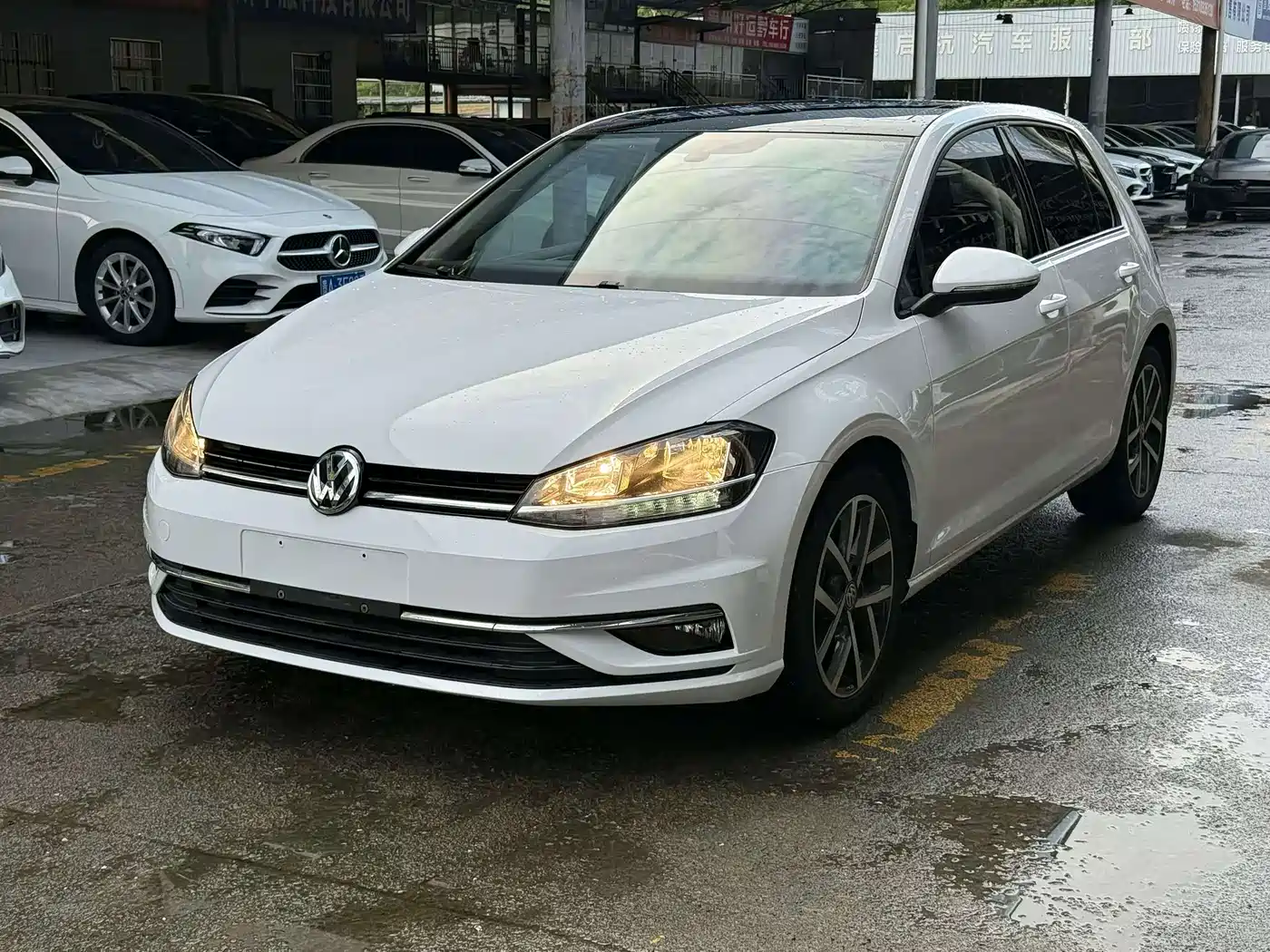 Volkswagen Golf