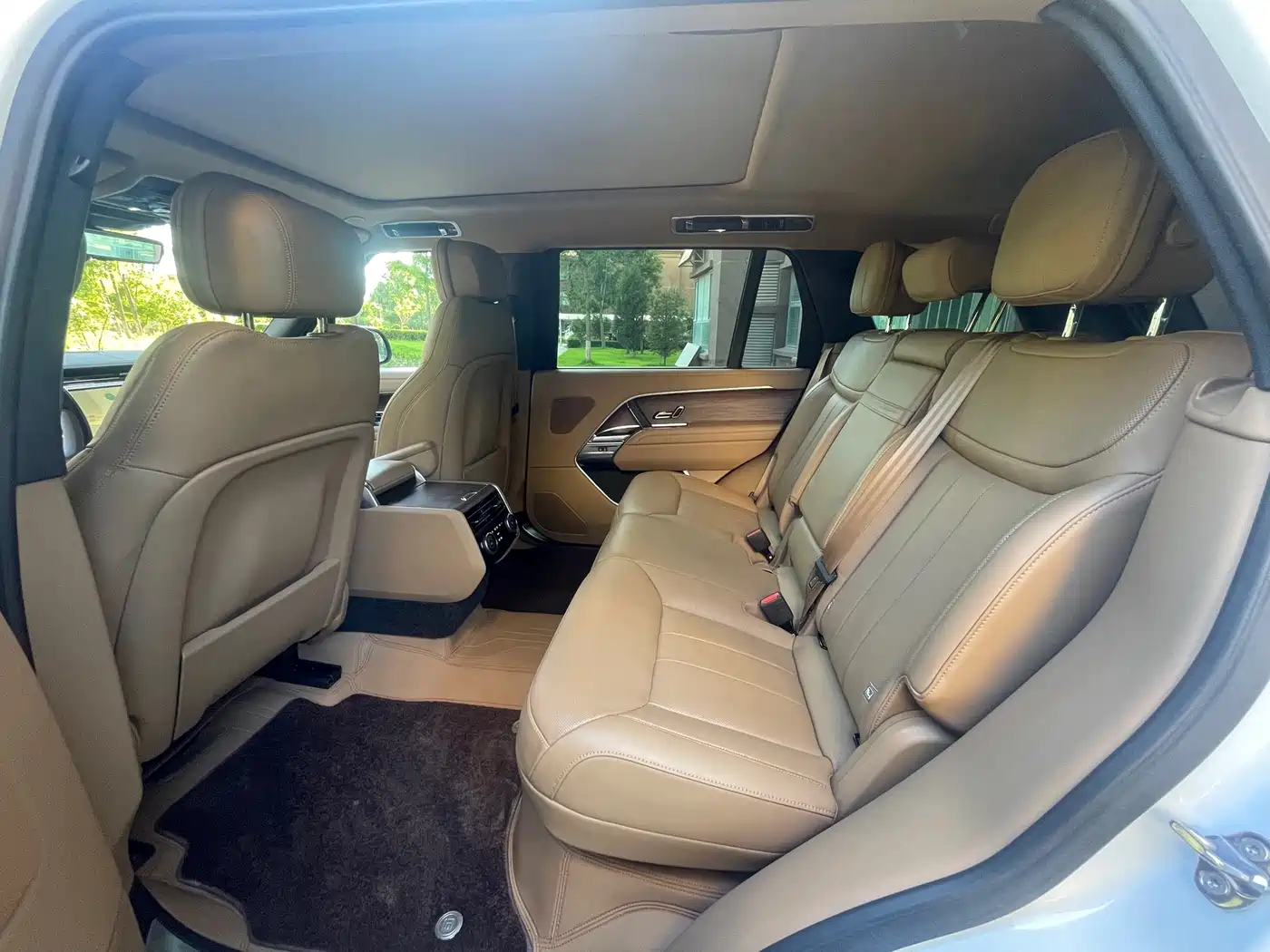 Land Rover Range Rover 2025 2025 3.0 L6 400PS Flourishing Era Extended Wheelbase