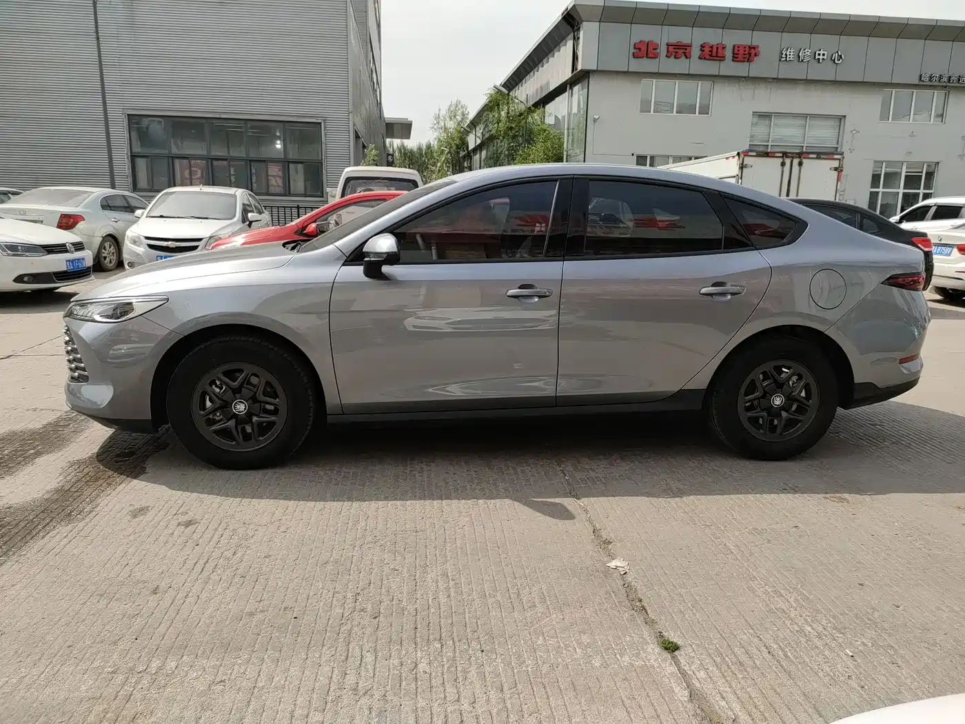 BYD Qin PLUS 2025 DM-i Smart Drive 55KM Leader фото 10