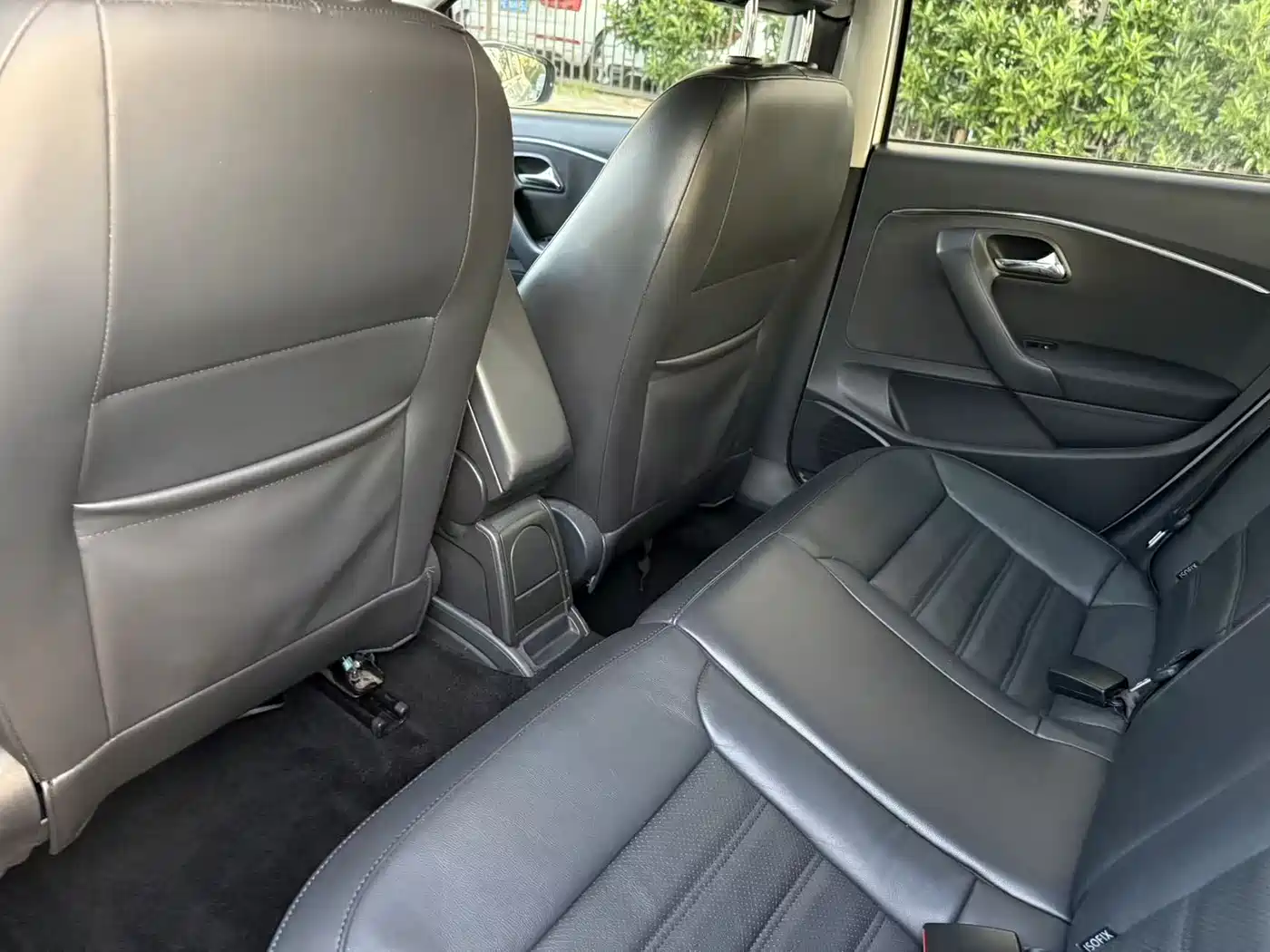 Volkswagen Polo 2016 1.6L Automatic Comfort фото 7