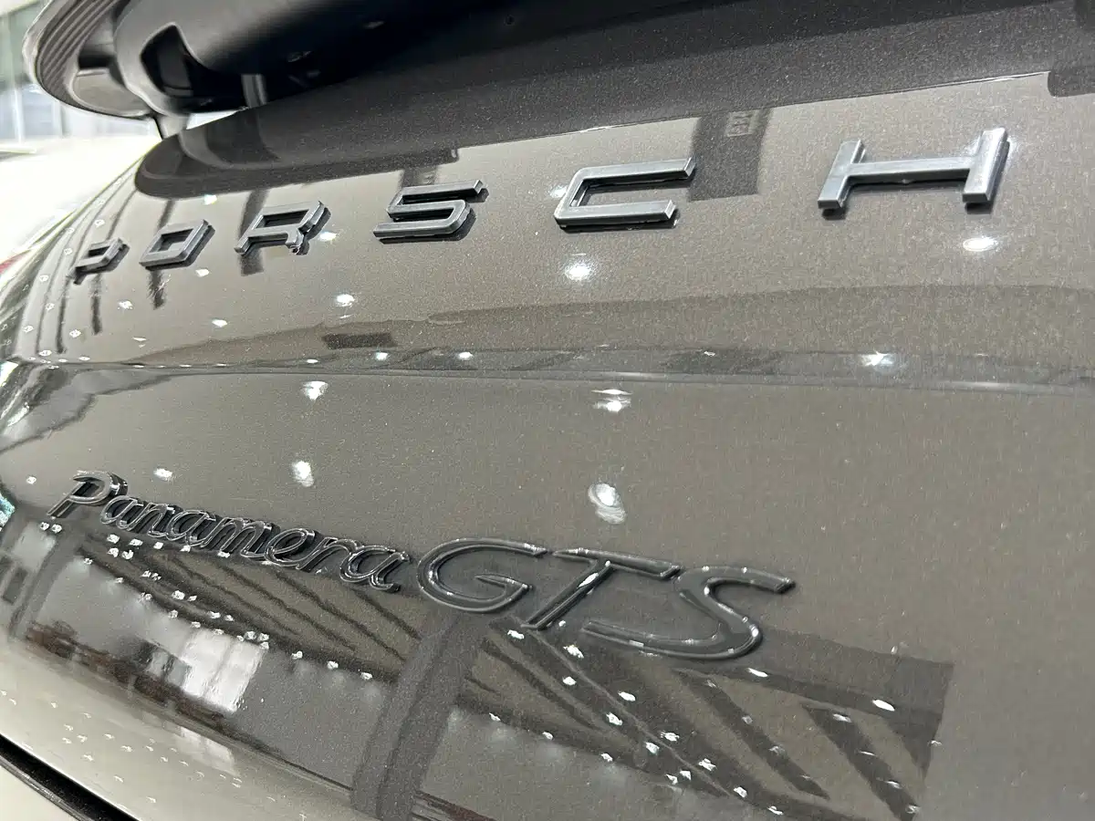 Porsche Panamera 2012 Panamera GTS 4.8L фото 5
